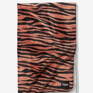 NEW VS PINK Sherpa Blanket TIGER ZEBRA SOLD OUT!